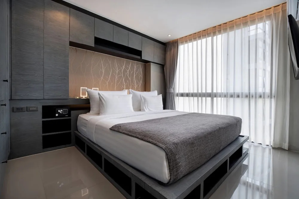 Tropical Sea View Suite B608 at Citygate