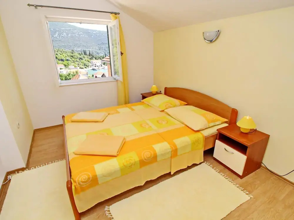Holiday Home Gea - Three Bedroom Holiday Home With Terrace and Partial Sea View