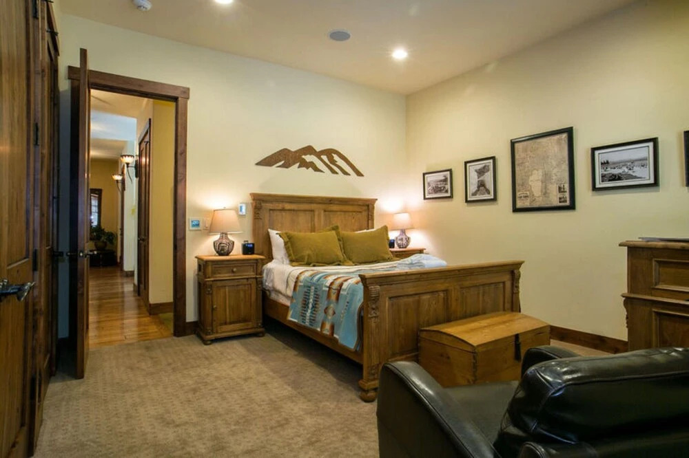 The Lodge at Gray's Crossing by Tahoe Mountain Properties
