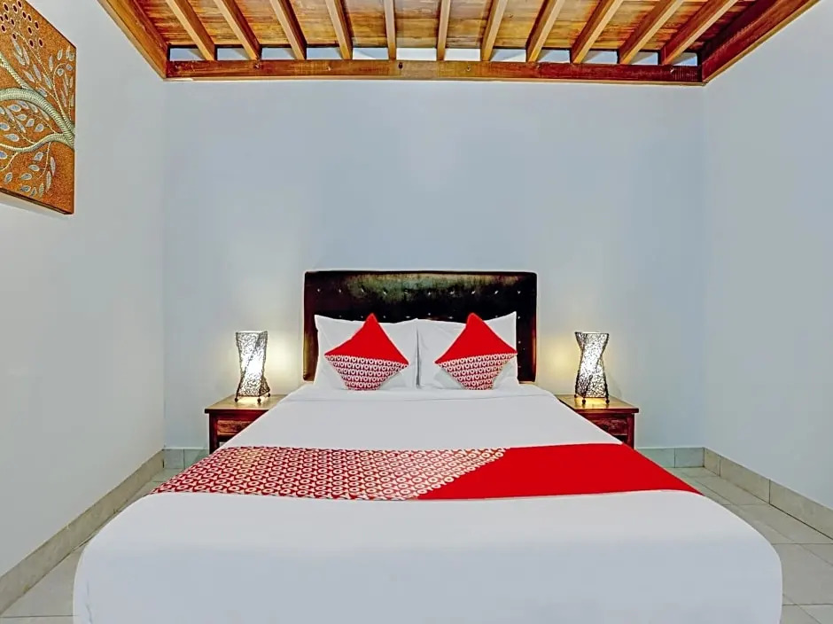 OYO 90155 Landuh Merta Residence