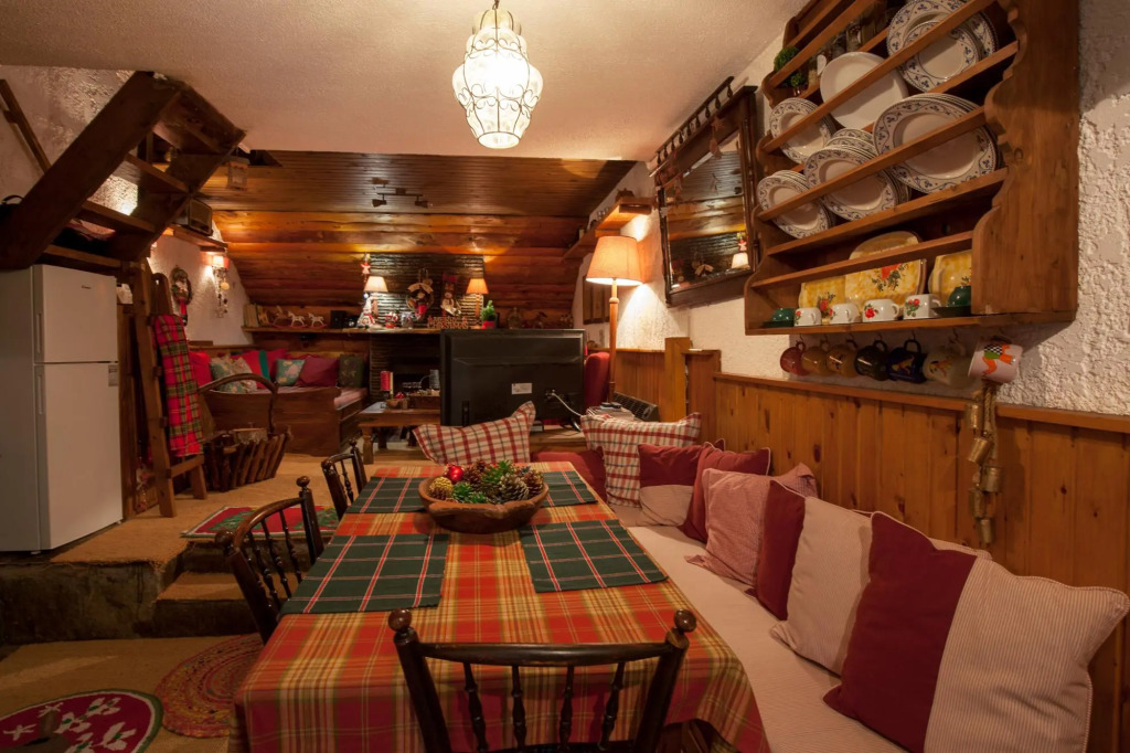 Dandy On The Hill Agoriani | Chalet Iris | Up to 6 people