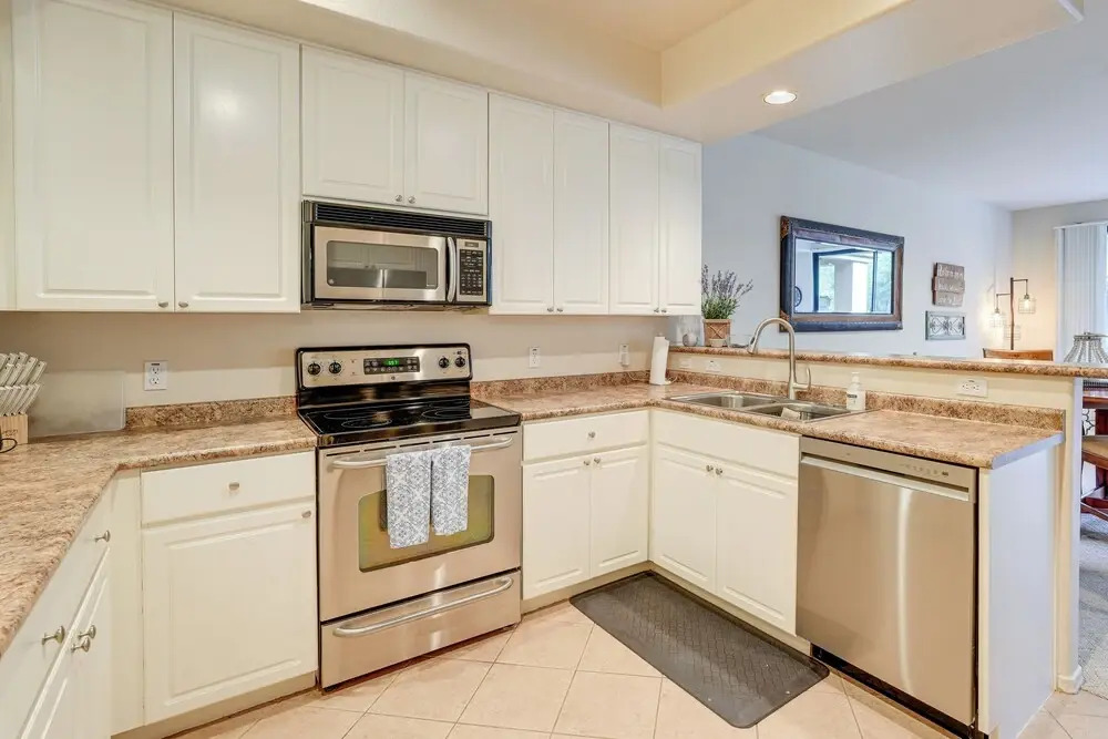1 Mi to Golf: Lake-view Condo w/ Pool in Chandler!