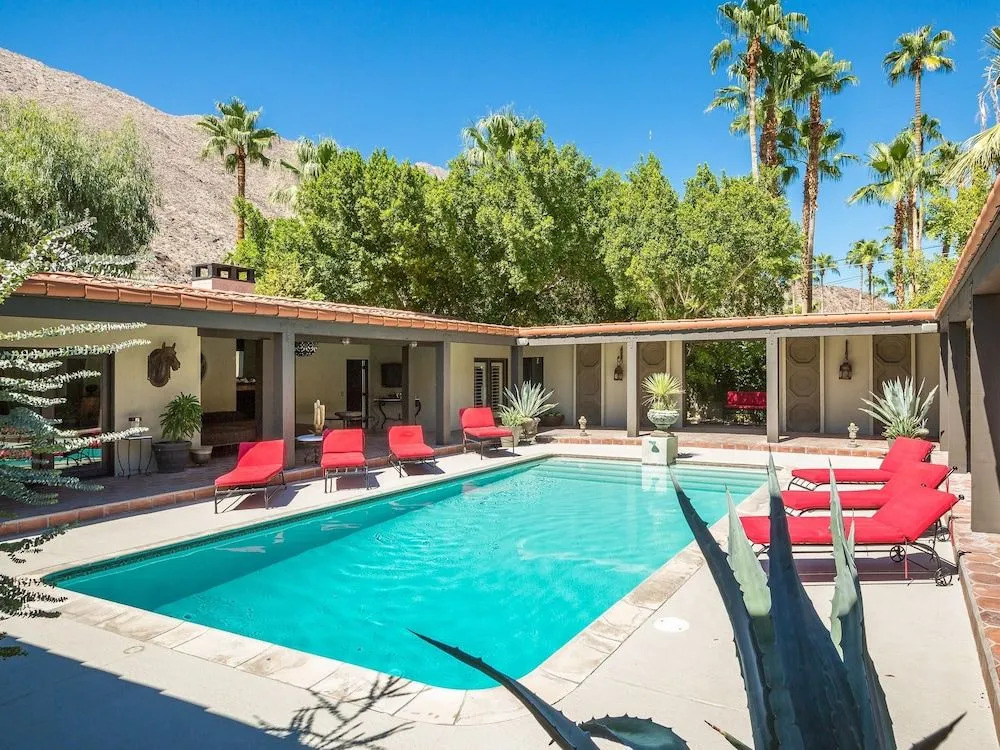 Villa Carmelita - The Sonny & Cher House