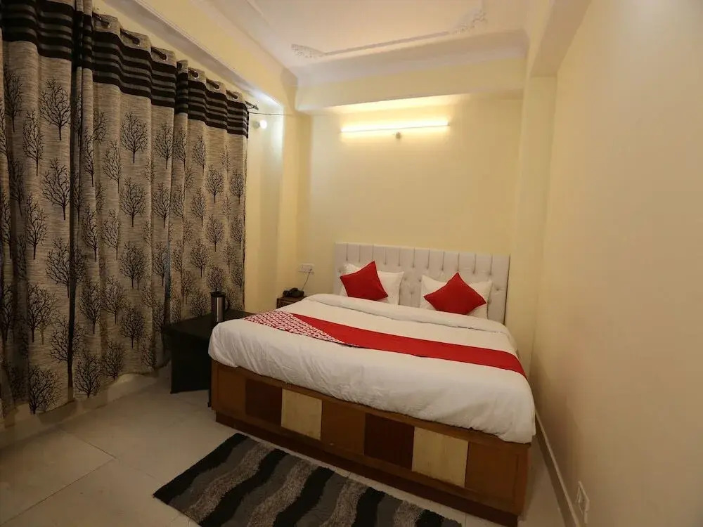 Tanwar Regency by OYO Rooms