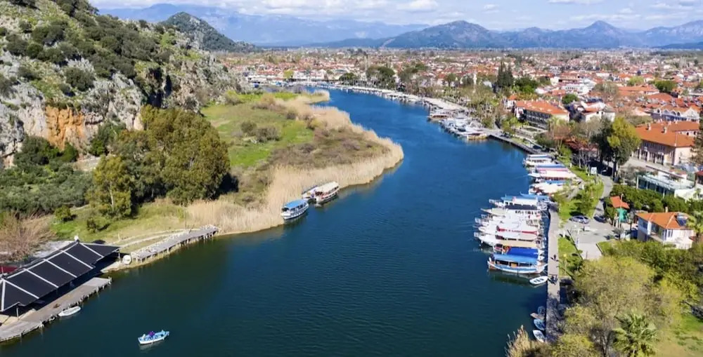 Stylish Ground Floor 3-bed Apartment in Dalyan