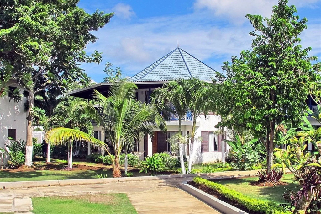 Negril Treehouse Resort