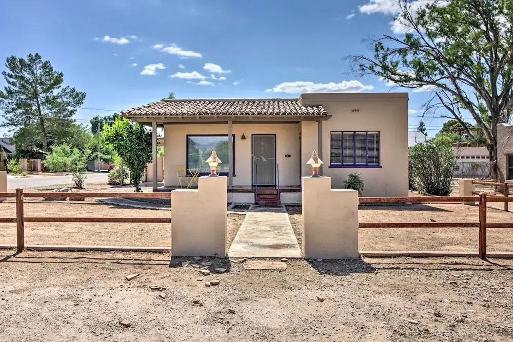 Tranquil Tucson Home w/ Yard - Walk to U of A
