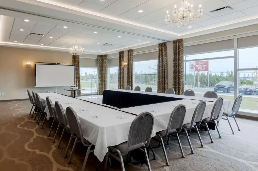 Best Western Plus St. John's Airport Hotel And Suites