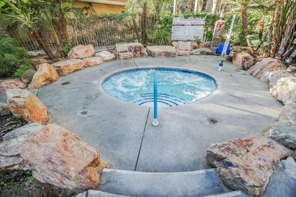 GetAways at Palm Springs Tennis Club