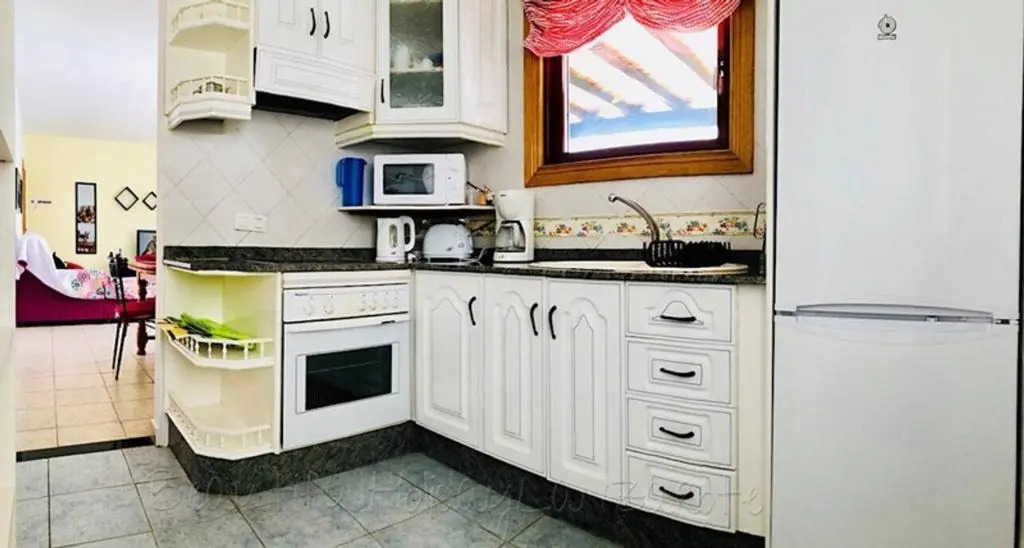 Villa Descansa with private Pool, Air-Conditioning, Sea View, Smart-TV Wifi