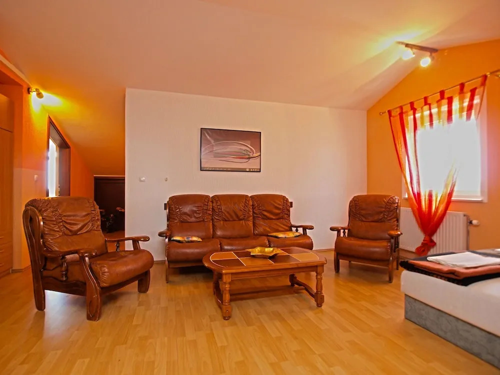 Apartments Denis 19