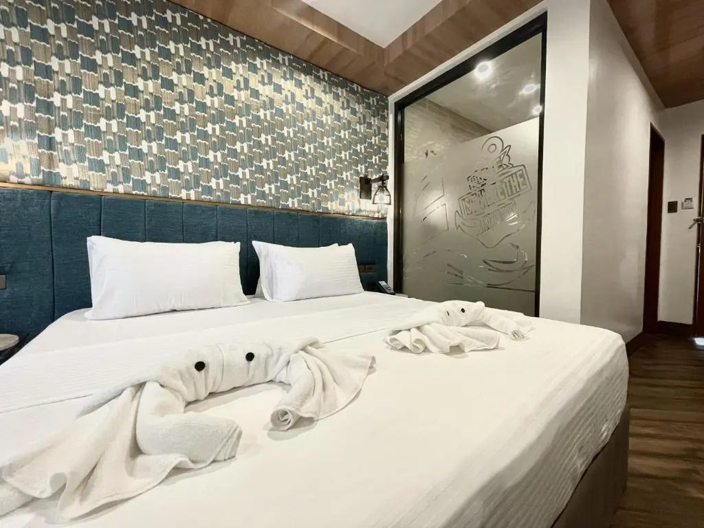 Lighthouse Point Hotel