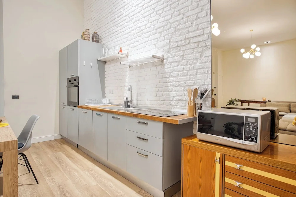 JOIVY Stylish Central Maisonette