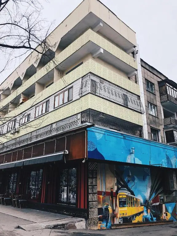 Downtown Modern Studio