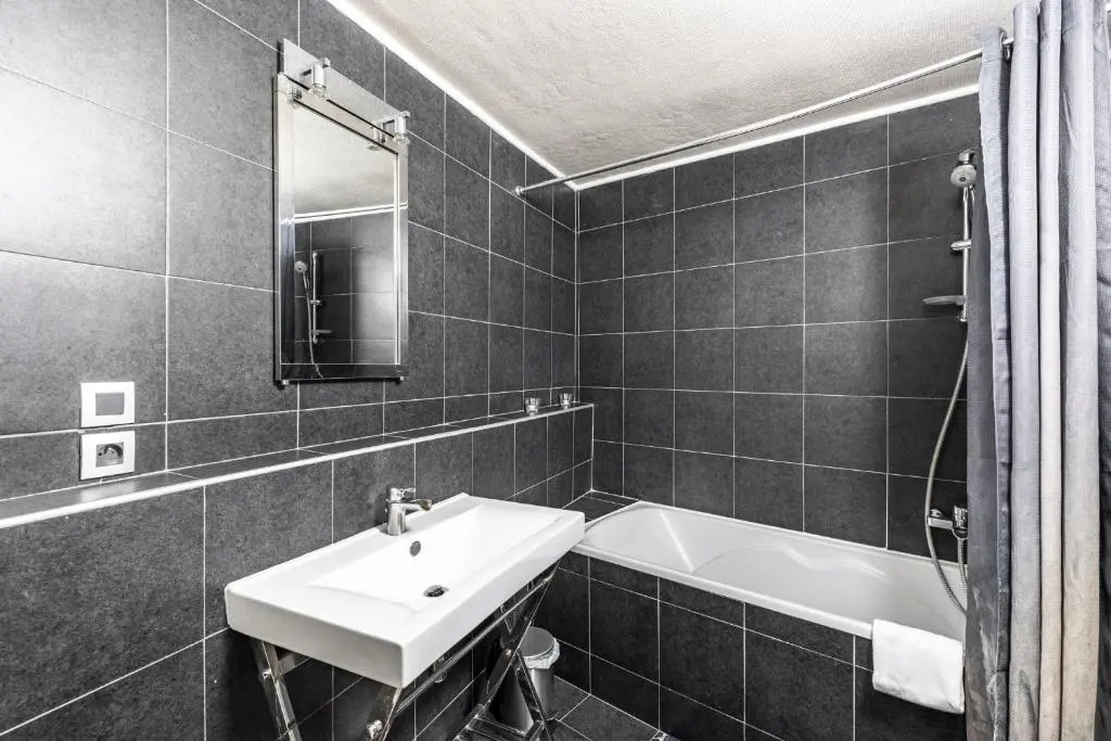 Excelsior Lodging - Triplex Invalides