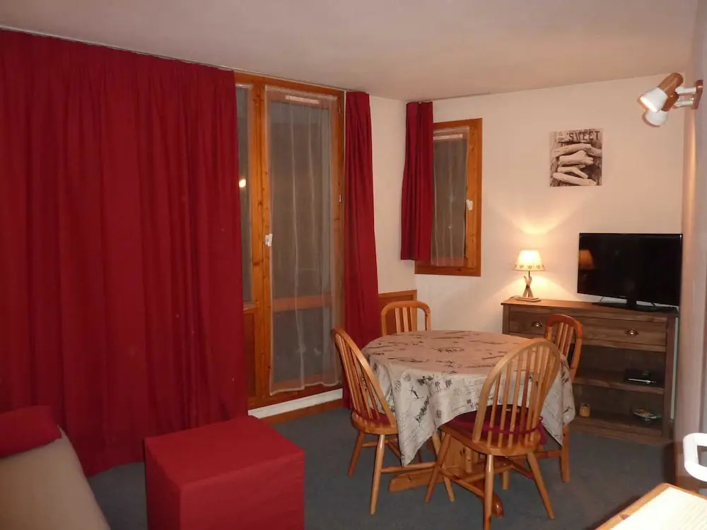 Lou Services Apartment THB51 LSI 001
