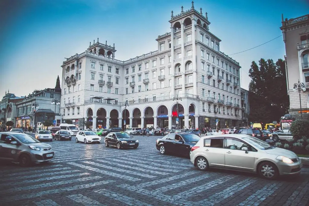 88 Davit Aghmashenebeli Avenue