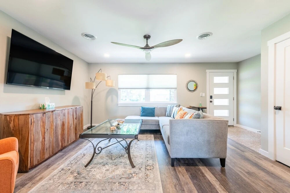 Zander Haus 3 Bedroom Home by RedAwning