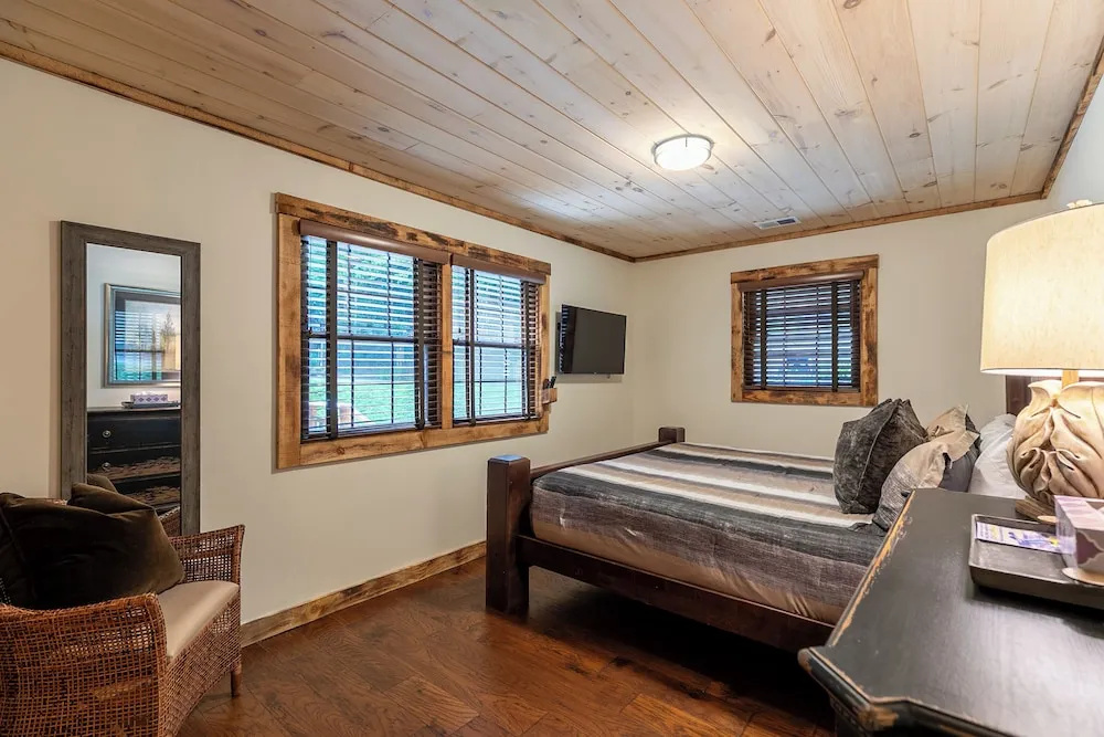 Moosey Creek Lodge