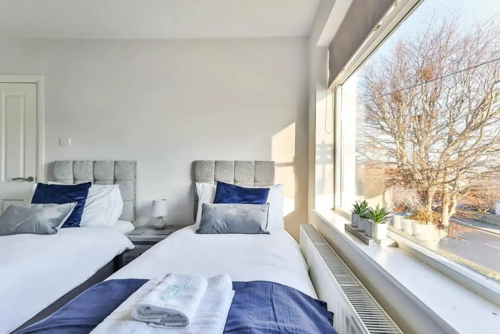 Newly Extended 3 Bed Family home Near Graves Park