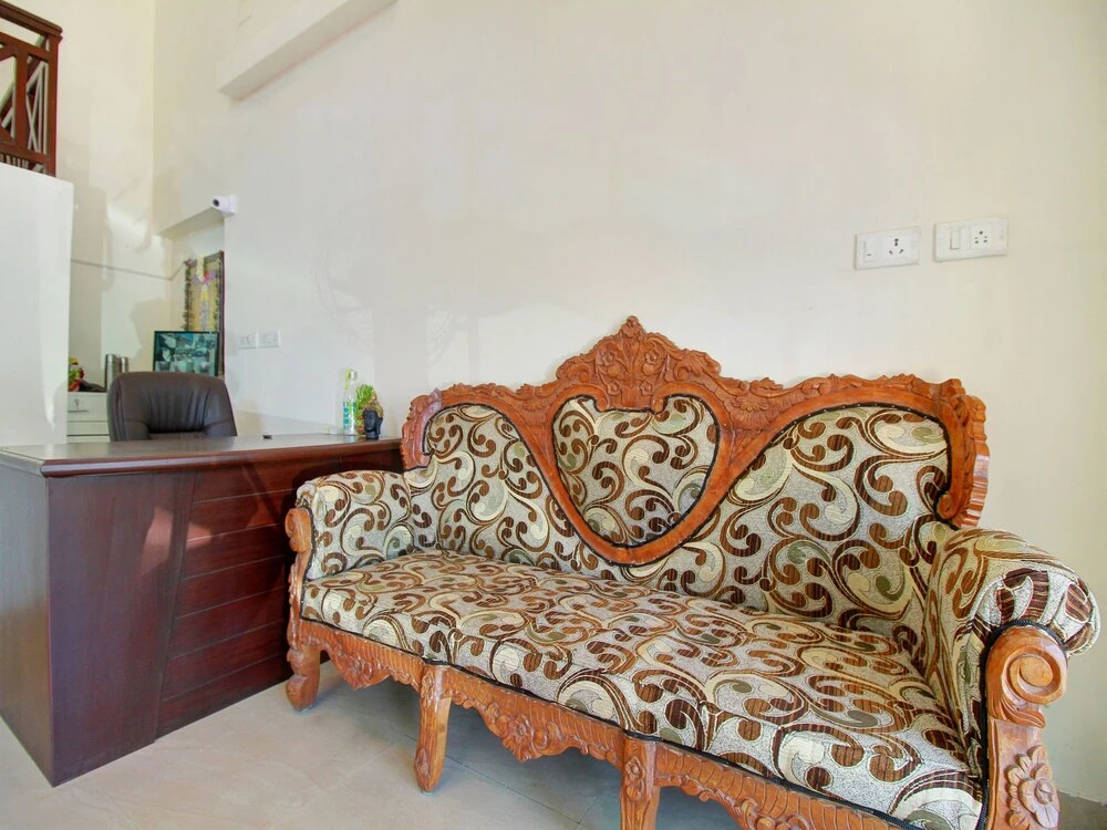 OYO 15120 Hotel Balini