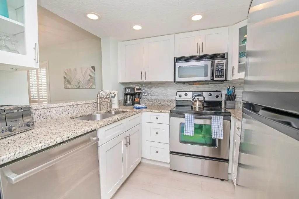 8202 Near Ocean 2nd Floor SE