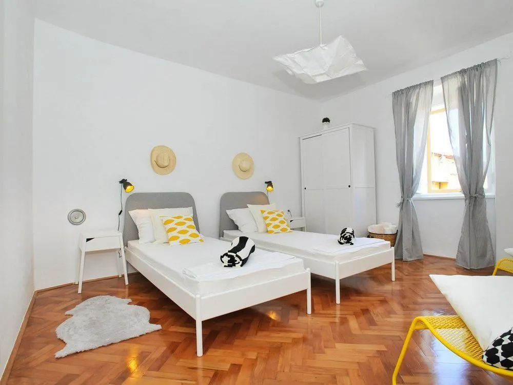Feel Center Apartments.