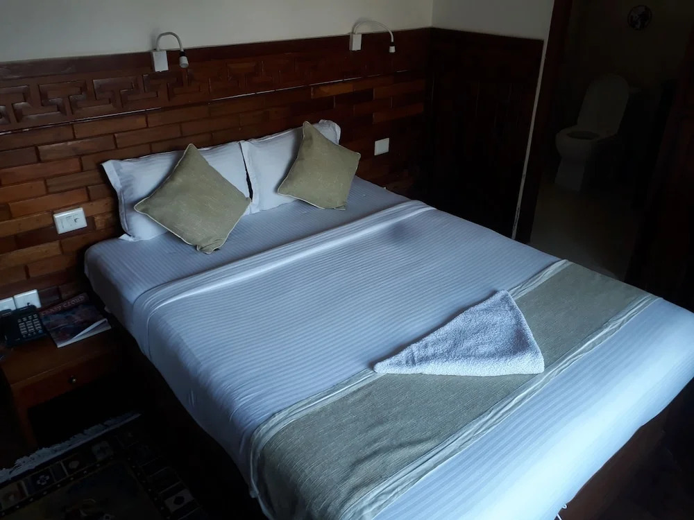 Dragon Hotel