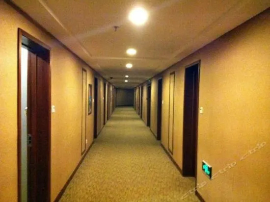 Discoveryland Hotel