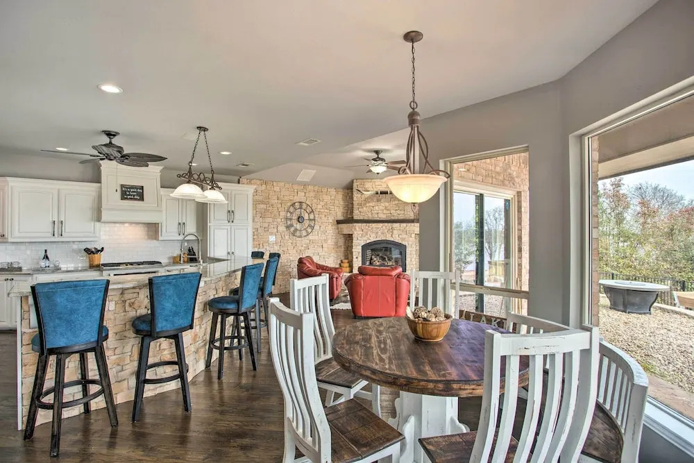 Poolside Fun! Private Lakefront Little Elm Escape