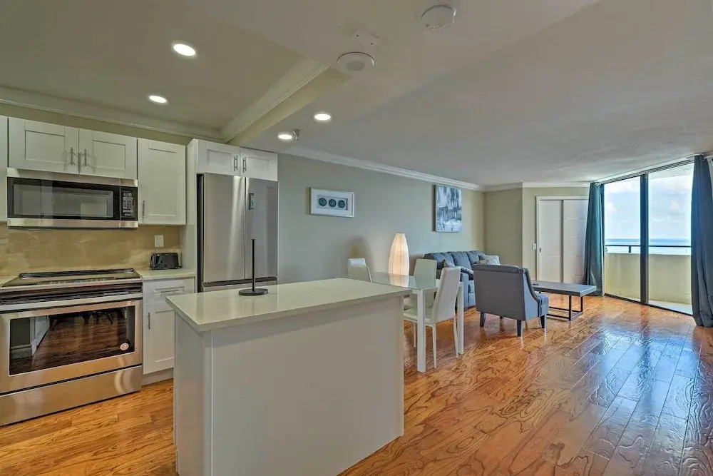 Modern Waterfront Hudson Condo w/ Resort Pool!