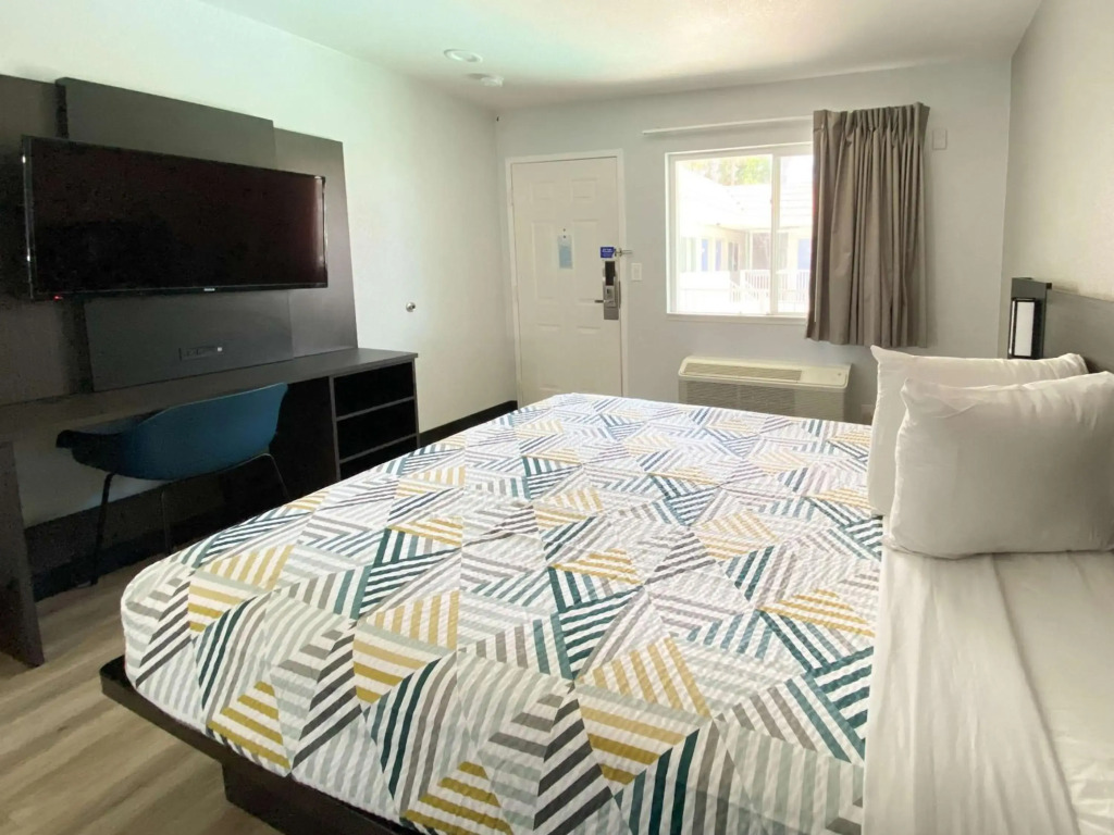 Motel 6-Costa Mesa, CA