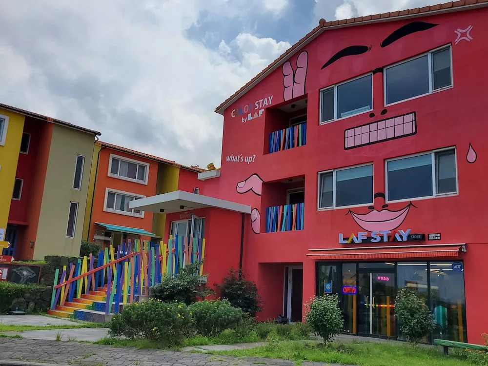 Swiss Village 113