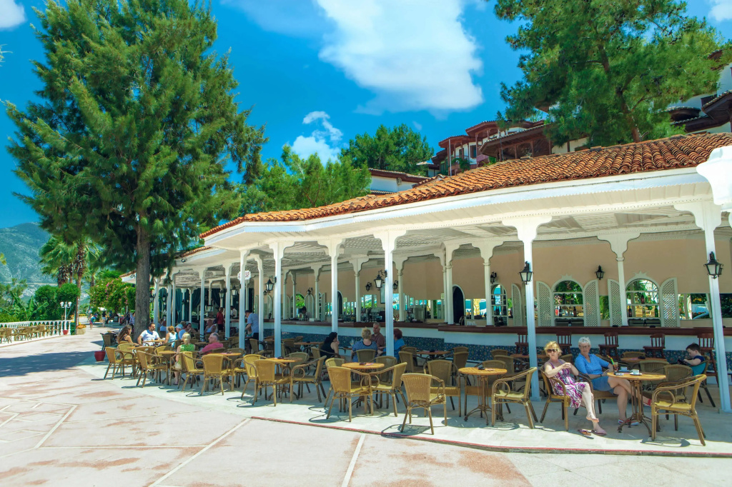 Отель Club & Hotel Letoonia