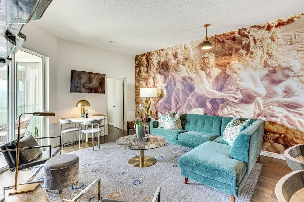 Luxe Long Beach Condo w/ Pool: 1 Mi to Shoreline!