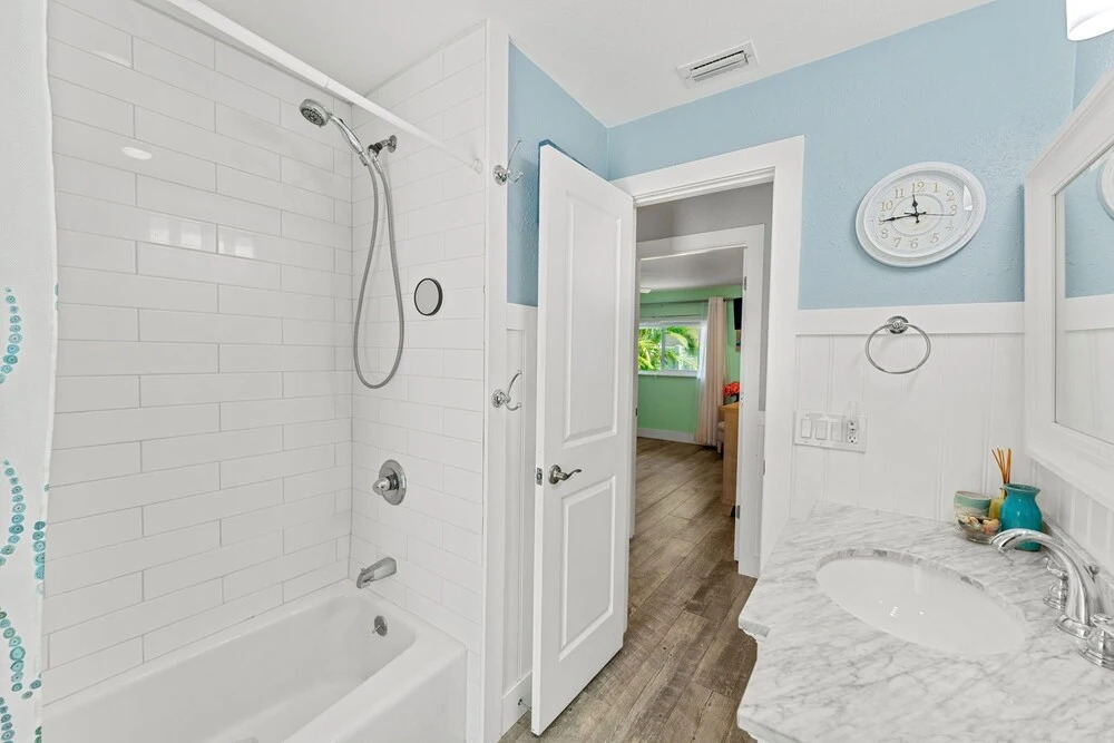 4822 Fairview Dr