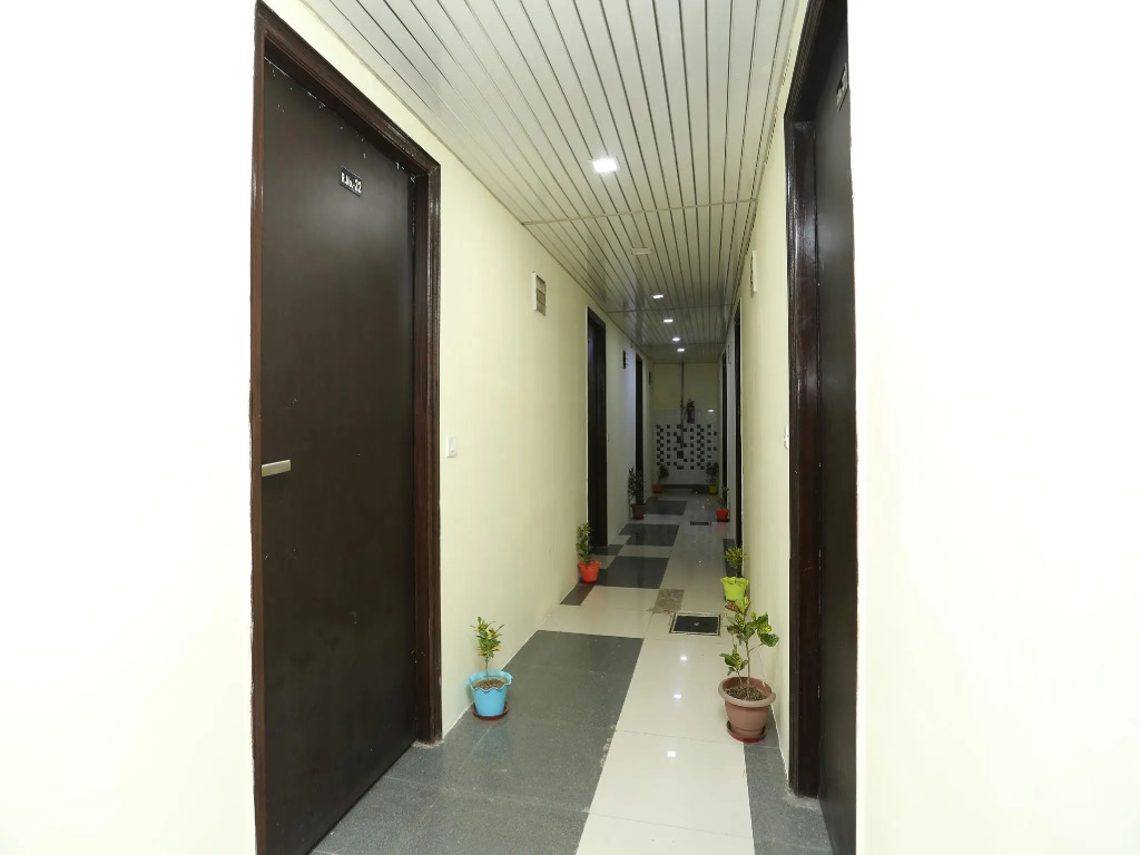 OYO 18530 Comfort Inn