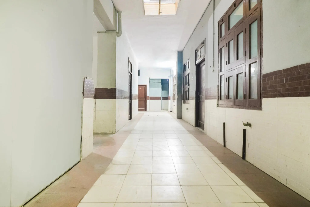 SPOT ON 67868 Hotel Gourav Regency