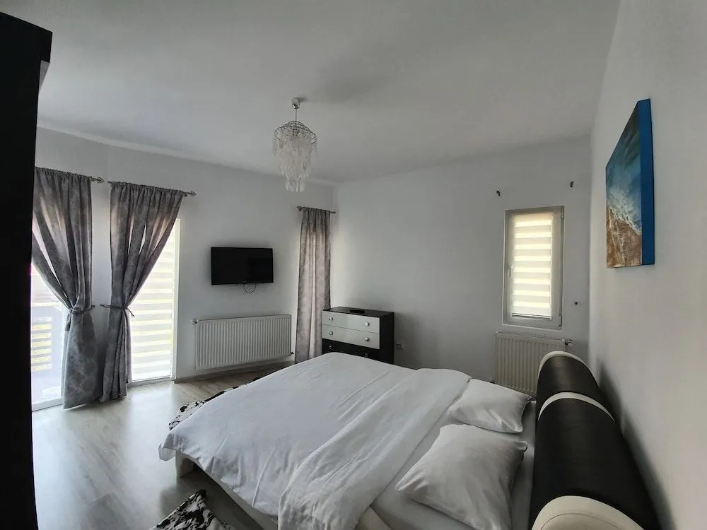 FOX VALLEY VILLA