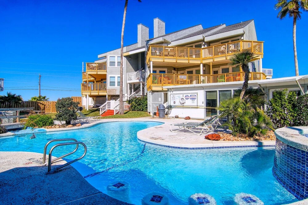 Third Floor Seabatical Condo in Mustang Island by Redawning