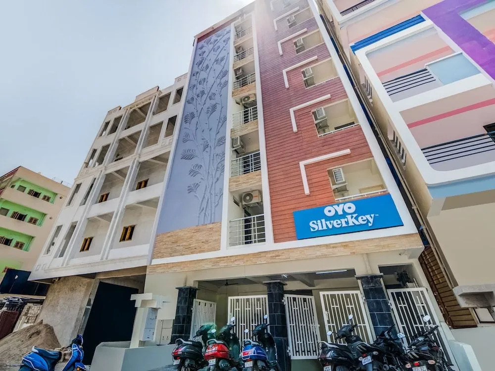 SilverKey Executive Stays 19907 Hafeezpet