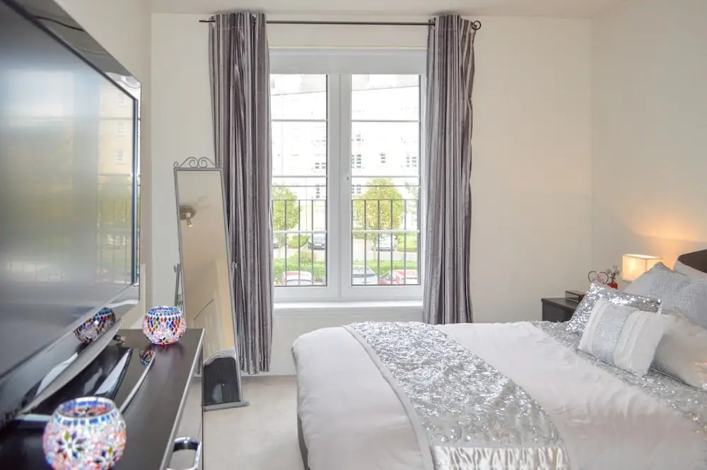 2 Bedroom Apartment Beside Water of Leith Walkway