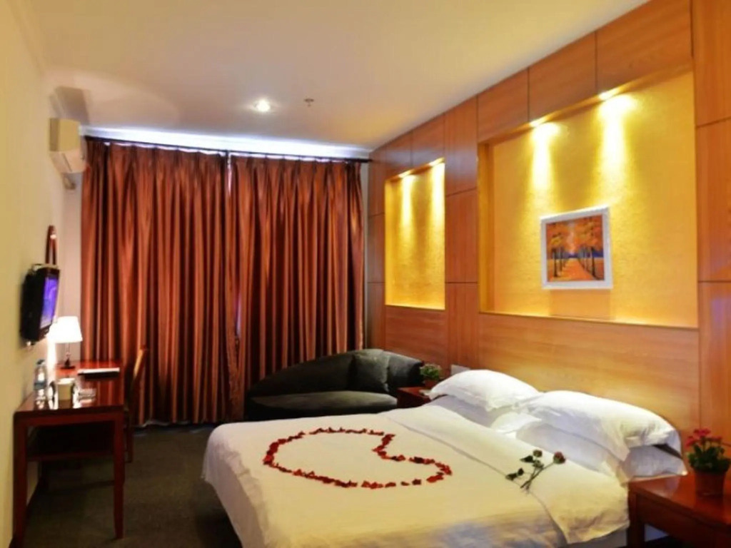 GreenTree Alliance Shanghai ChongMing BaYi Road Walking Street Hotel