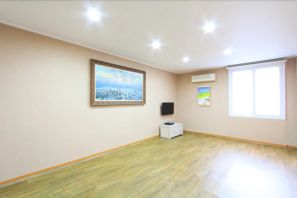 Goseong Hwapoli Pension