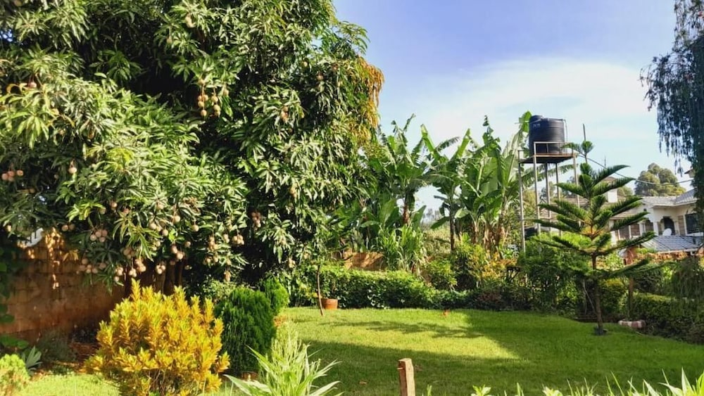 Lux Suites Hotfoot Homestays  Isiolo