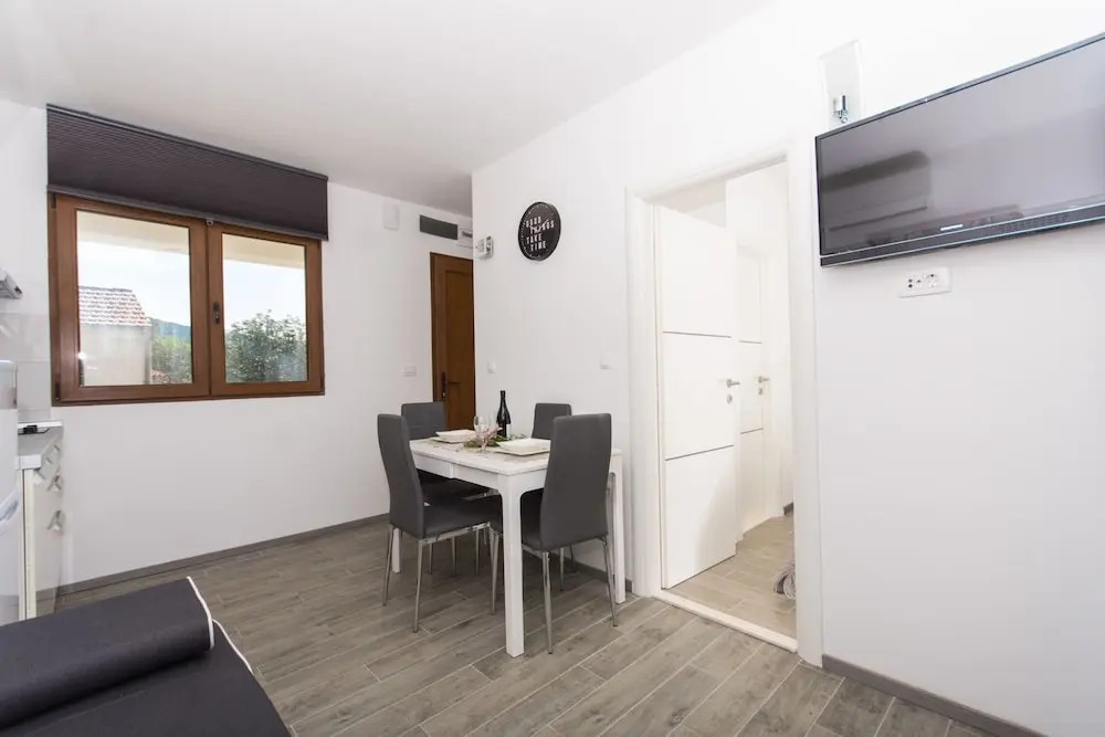 Apartments Villa LA
