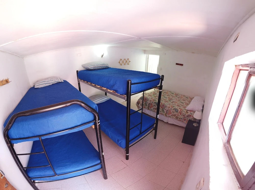 Hostal Covaine - Hostel