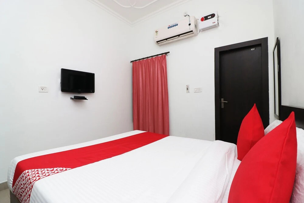 Hotel Ojus Tower by OYO Rooms