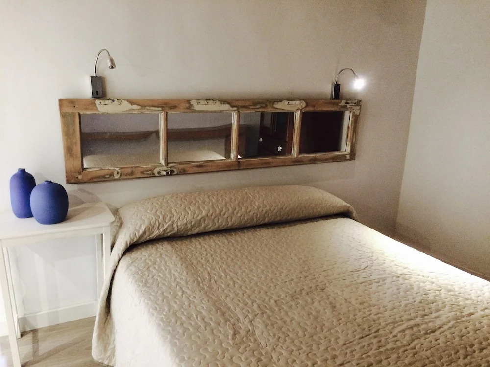 Room Boutique Plaza