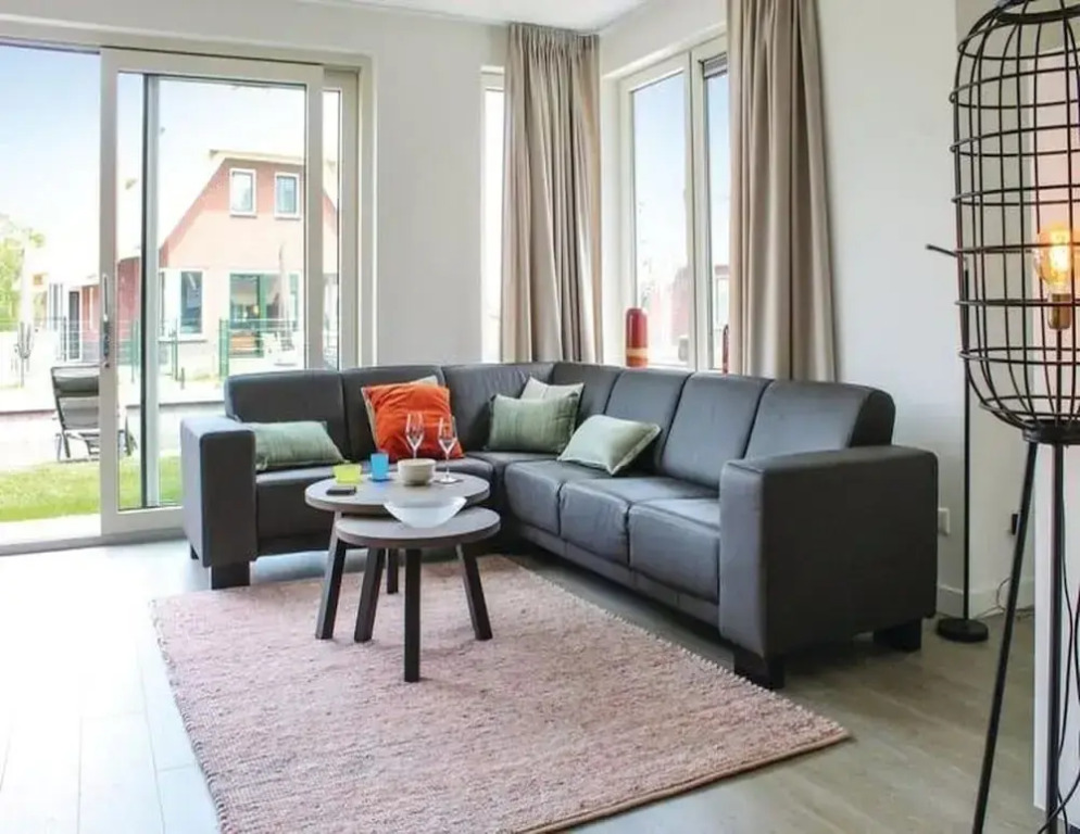 Villa in Friesland with Sauna and Jetty